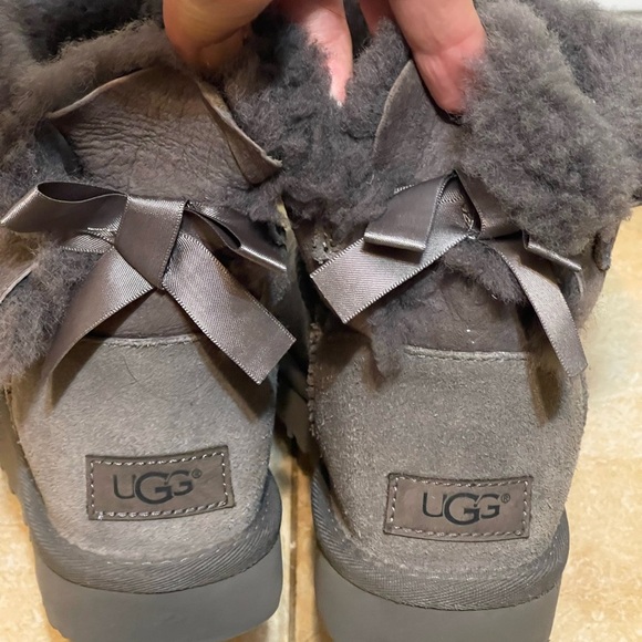 UGG Bailey Bow II Gray Suede Boots Womens 5 Slip On Sheepskin Mid-Calf Boot - Picture 2 of 6